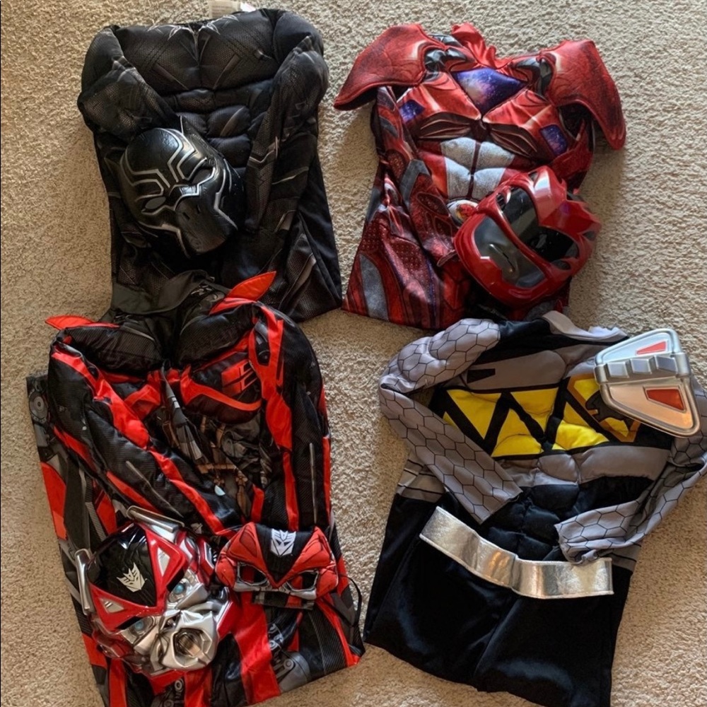 Boys Halloween costumes. Size range 6-8/10.